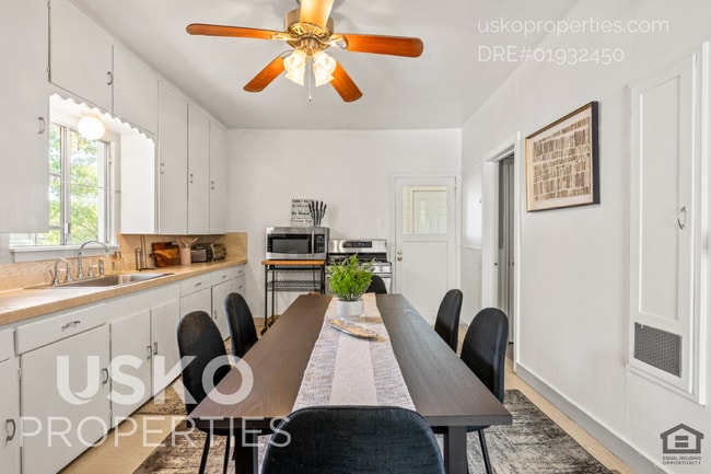 Building Photo - 808 Main St