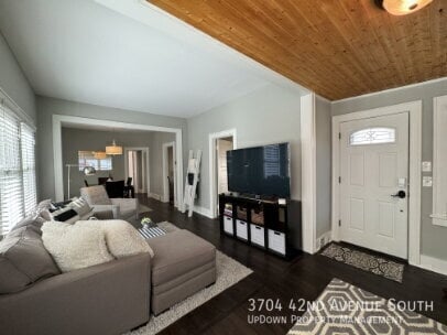 Building Photo - 3704 42nd Ave S