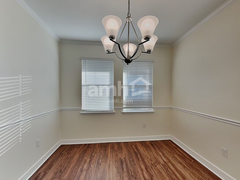 Building Photo - 524 Pine Terrace Dr