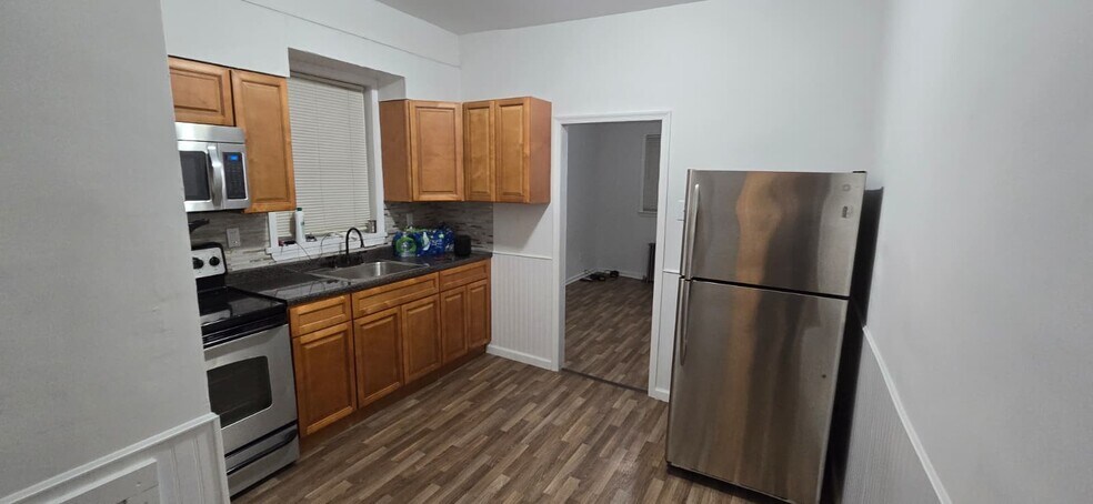 Building Photo - 3068 N Percy St