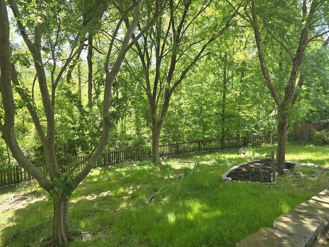 Building Photo - 932-p932 Windmill Pkwy