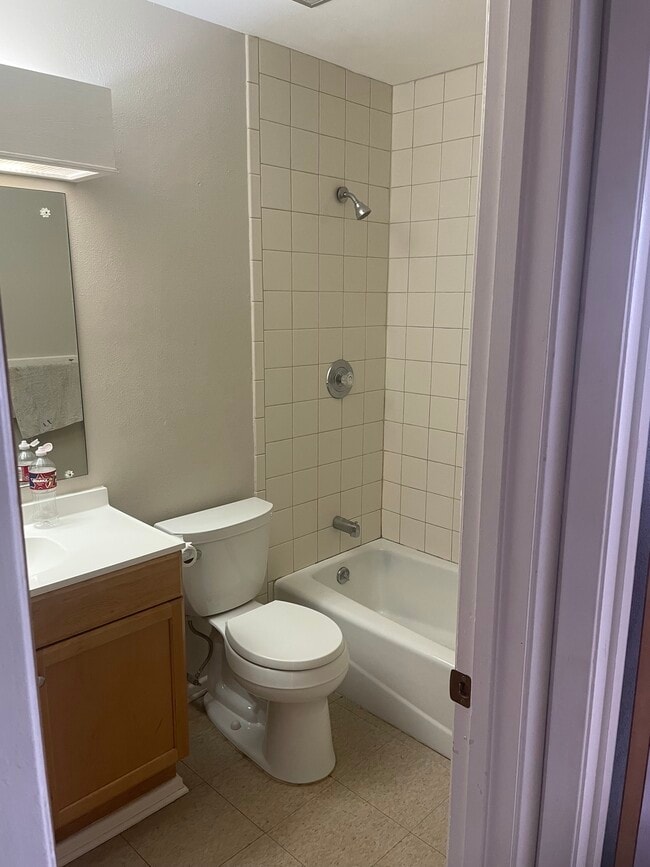 Building Photo - 4530 Longvale Dr