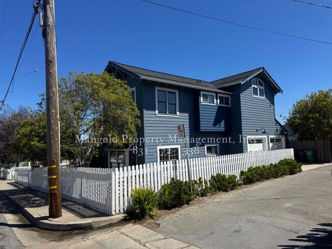Building Photo - 4 Bedroom Ocean View Home with Private Balcony & Deck