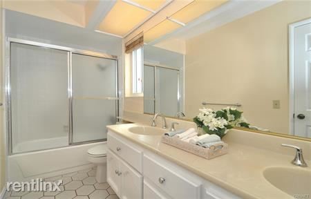 Building Photo - 7252 Elmsbury Ln