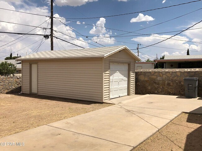 Building Photo - 5508 Pollard St