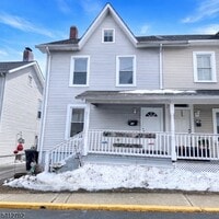 Building Photo - 10 Vannatta St