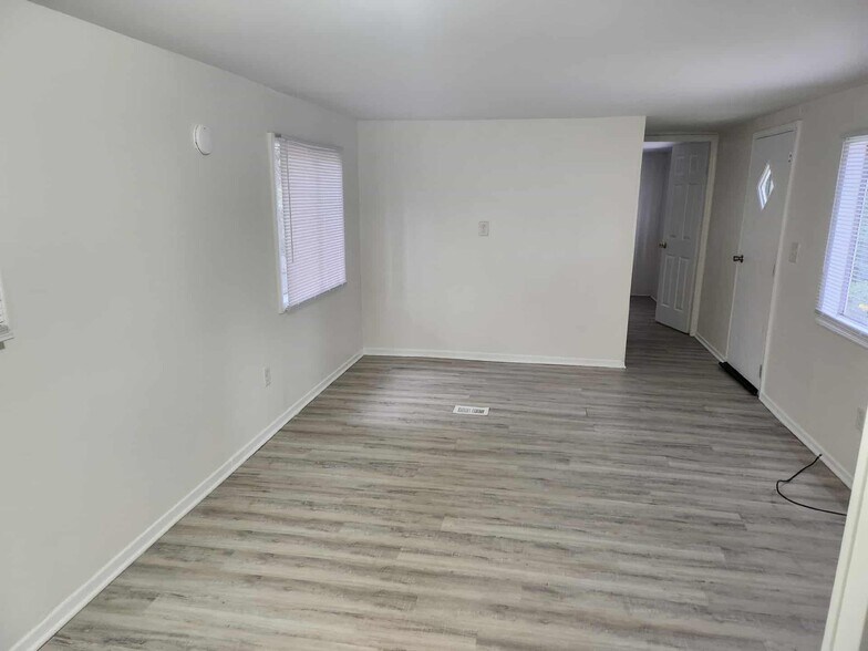 Building Photo - 1405 Cross Stream Dr