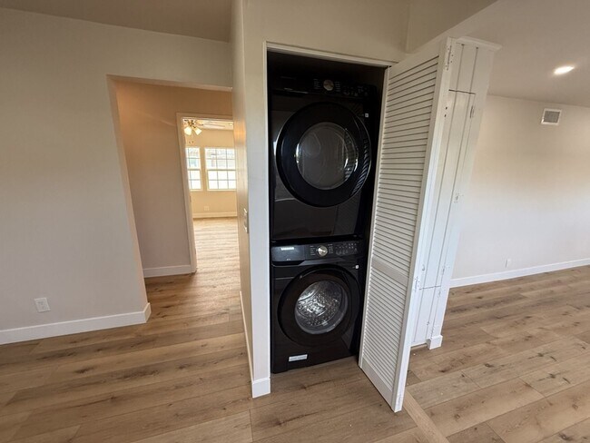 Building Photo - 3 brd, 1 bath located  in the Chandler Bike Path Neighborhood