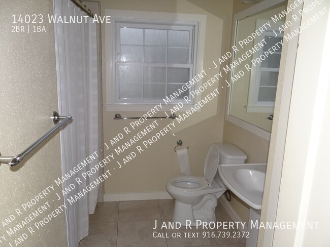 Building Photo - 14023 Walnut Ave