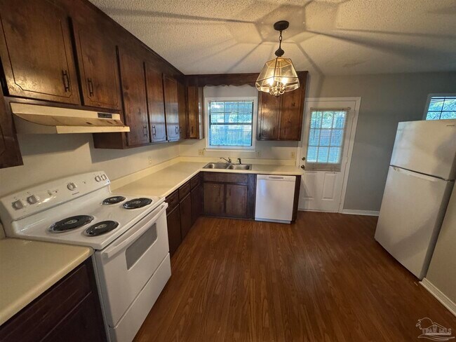 Building Photo - 6417 Kennington Cir