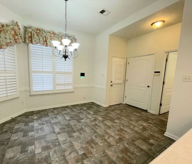 Building Photo - Available now! Beautiful Corner lot! 4 Bedrooms, Olive Branch schools!