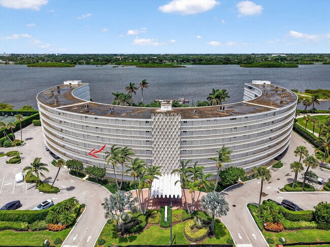 Building Photo - 2505 S Ocean Blvd