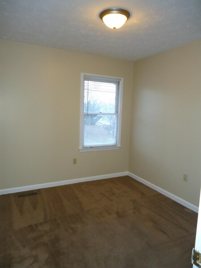 Building Photo - 504 Yorktowne Pl