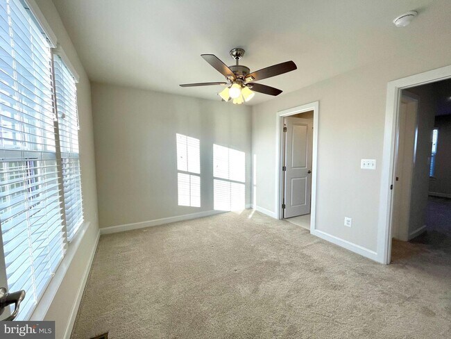 Building Photo - 22178 Maple Tree Ter