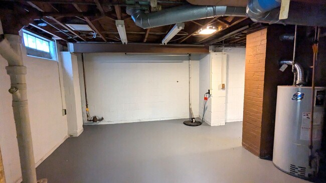 Building Photo - 1383 Montague Ave