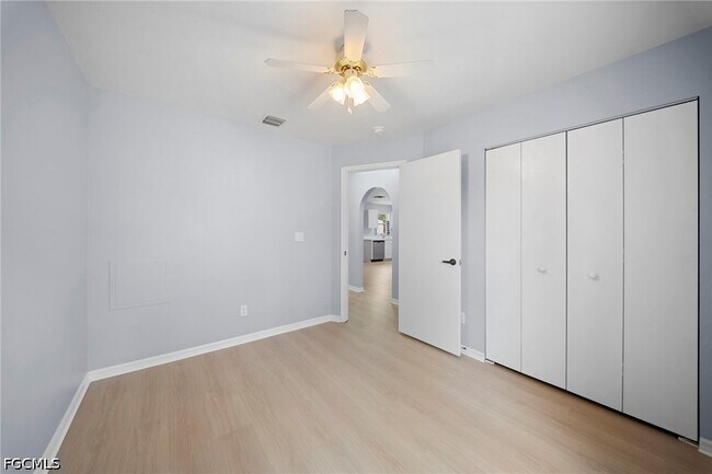 Building Photo - 15624 Sunny Crest Ln