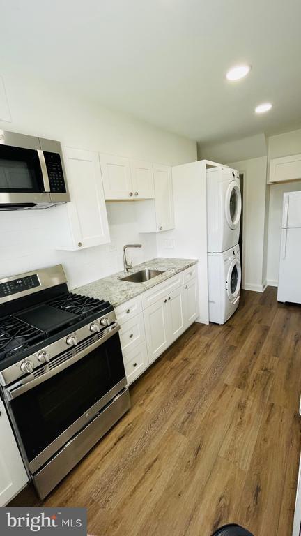 Building Photo - 5015 Wilkens Ave