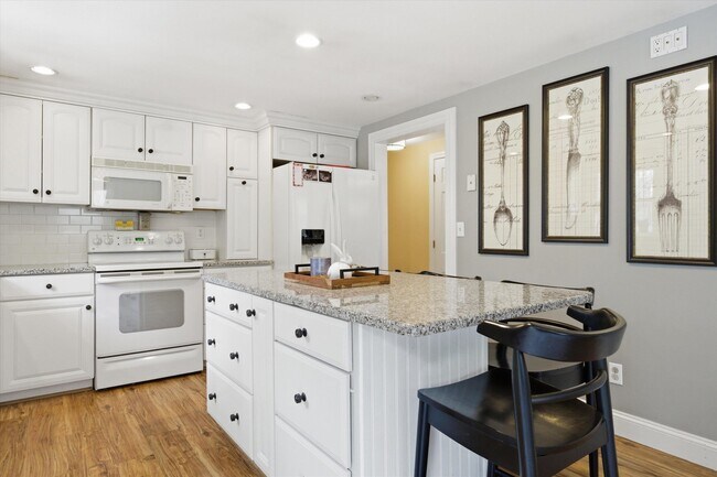 Building Photo - 32 Edinburgh Dr