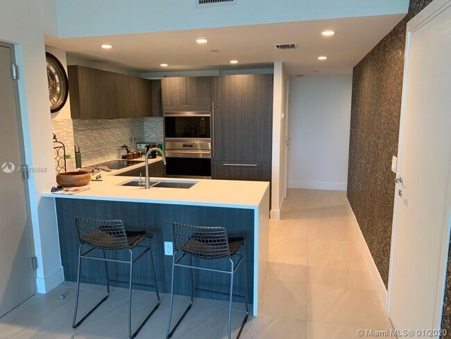 Building Photo - 1150 102nd St