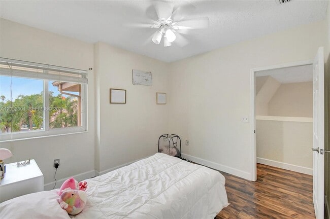 Building Photo - 16339 Malibu Dr