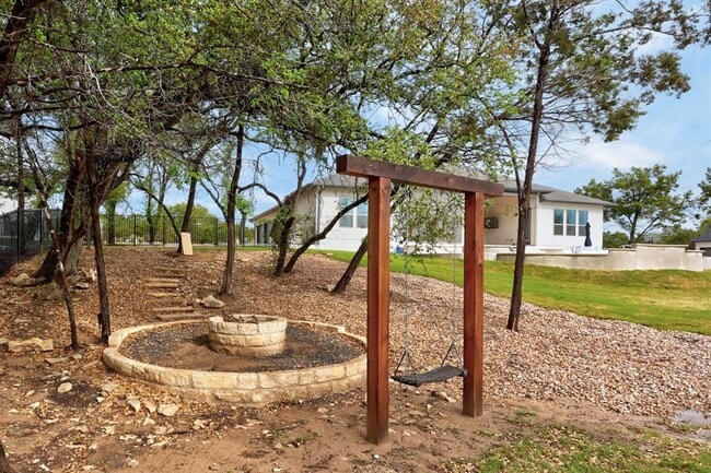 Building Photo - 116 Stardusty