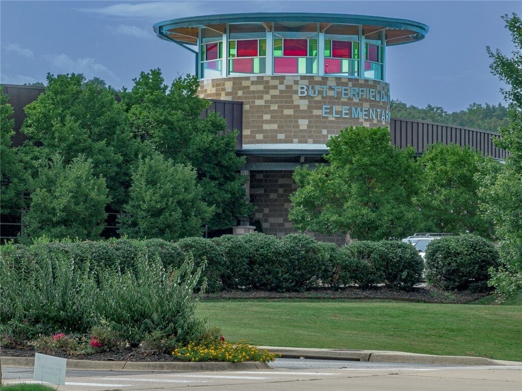 Building Photo - 3117 N Old Missouri Rd