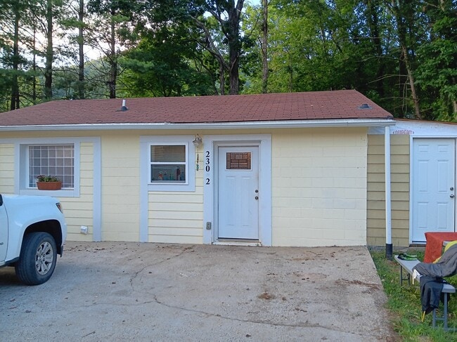 Building Photo - 230 Northwest Ave