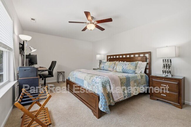 Building Photo - 3809 Stoneybrook Dr