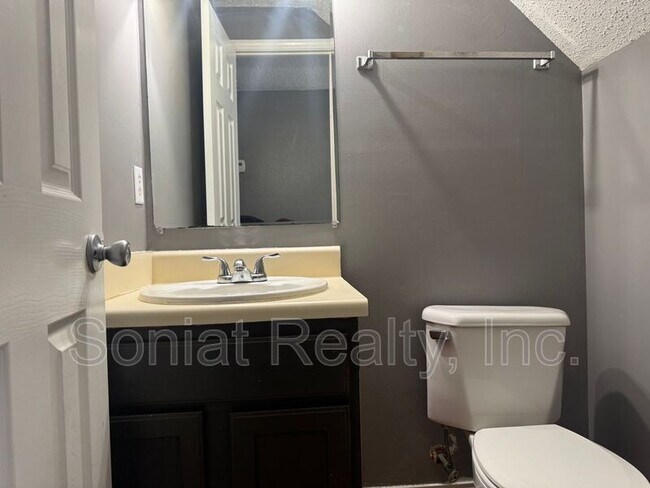 Building Photo - 1128 Dimarco Dr