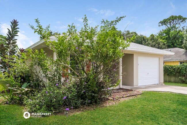 Building Photo - 1530 18th Ave SW