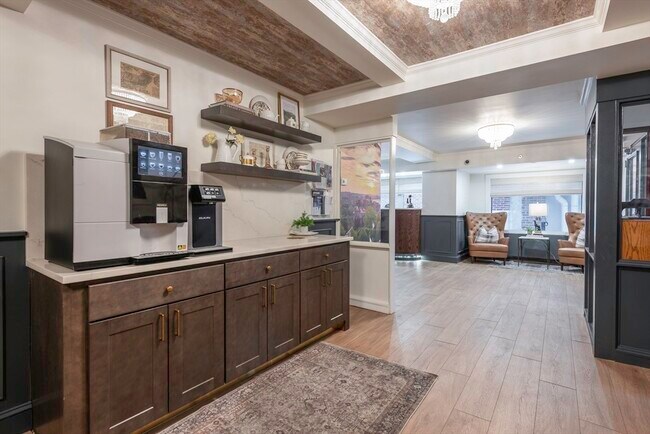 Building Photo - 130 Bowdoin St