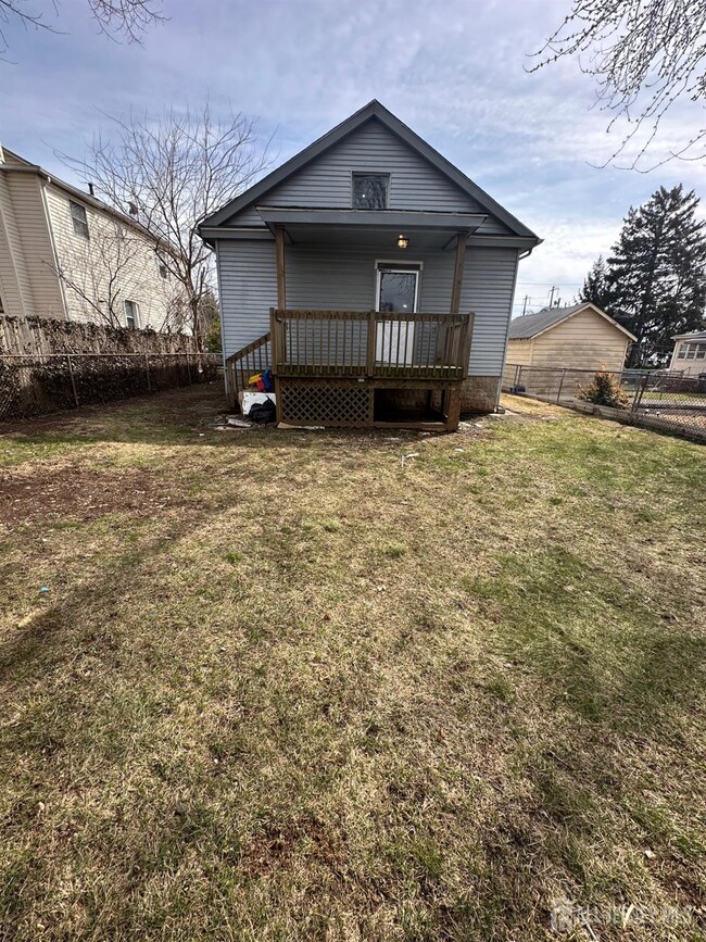 Building Photo - 28 Bird Ave