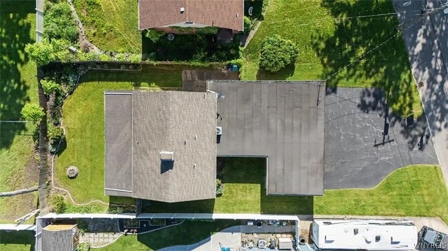 Building Photo - 9326 Rivershore Dr
