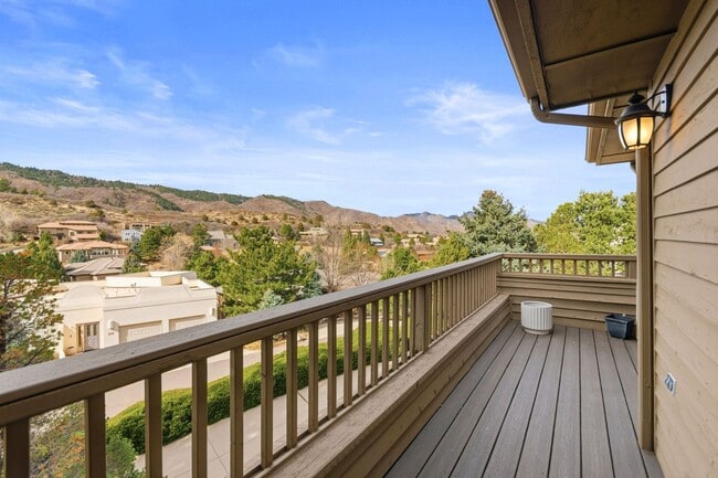 Building Photo - Stunning Fully Furnished Home in Roxborough Park!