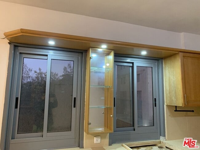 Building Photo - 10 Herzl Blvd