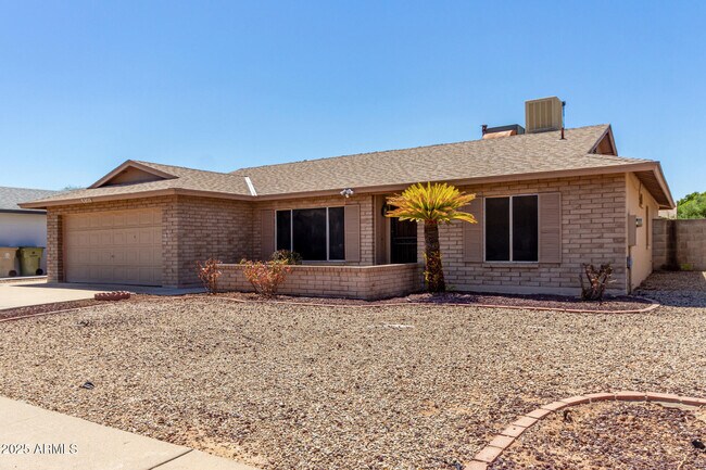 Building Photo - 5809 W Yucca St
