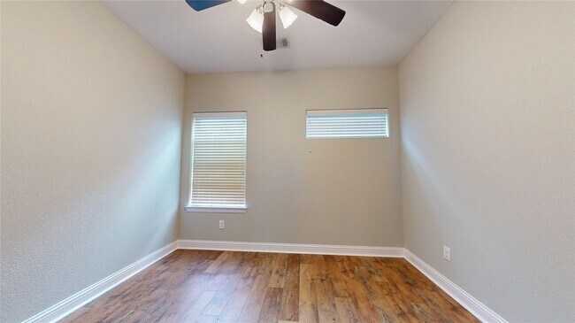 Building Photo - 5430 Camaguey St