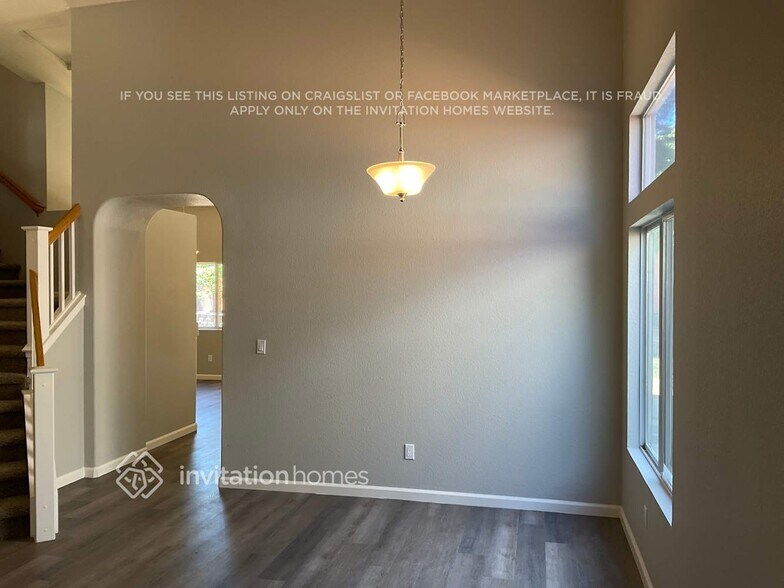 Building Photo - 472 Woodcrest Dr