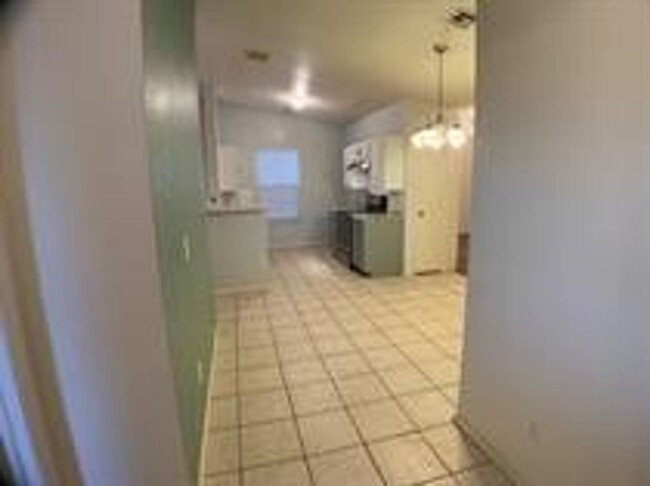 Building Photo - 3 Bed 2 Bath House in Edmond