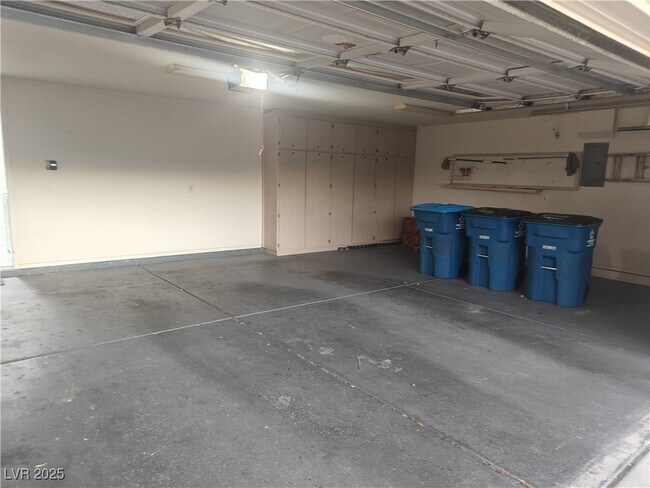 Building Photo - 492 Grassrange Ln