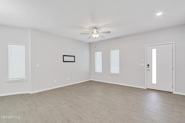 Building Photo - 14928 Jack White Ave