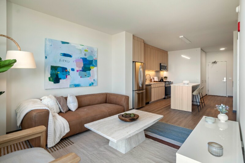 Building Photo - 510 S Damen Ave