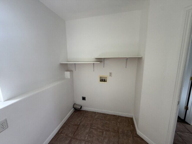Building Photo - "Charming, newly renovated, 4-Bed, 3-Bath ...