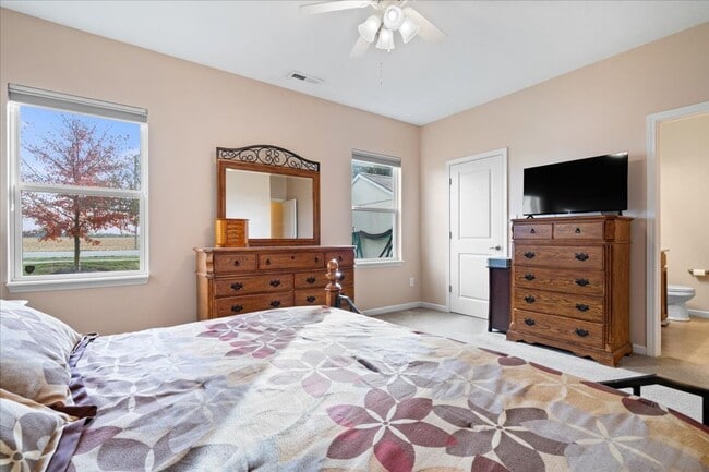 Building Photo - SPECIAL! $1,800 MONTHLY FOR A 6 MONTH LEASE!