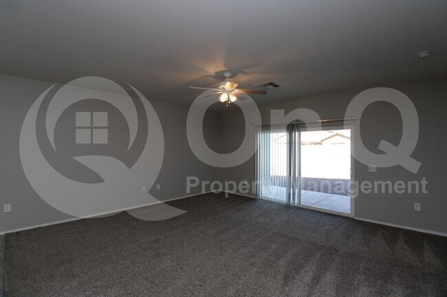 Building Photo - 4644 W Nutmeg Ave