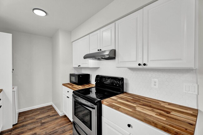 Building Photo - 315 E Nepessing St