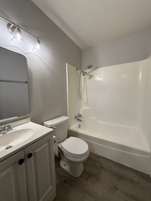 Building Photo - 229 Cedarwood Ave