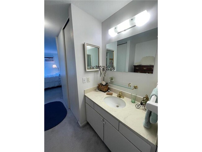 Building Photo - 4860 Park Commons Dr