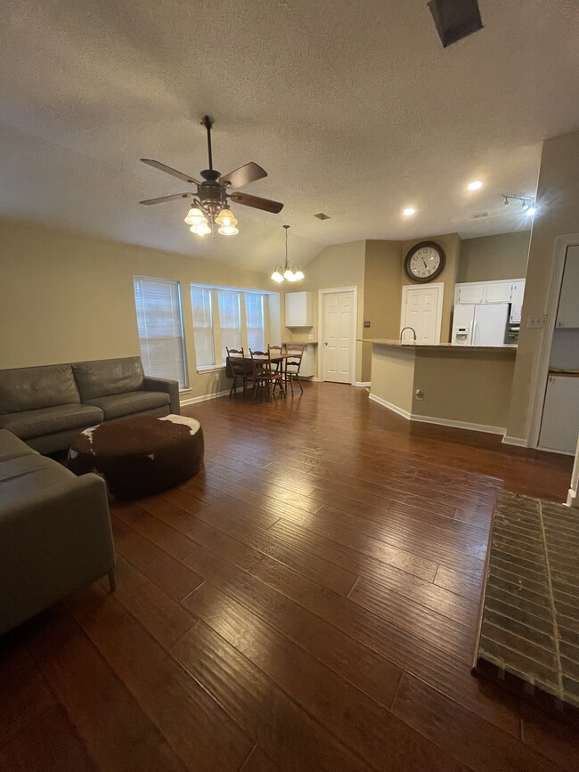 Building Photo - 2420 Creek Crossing Ct