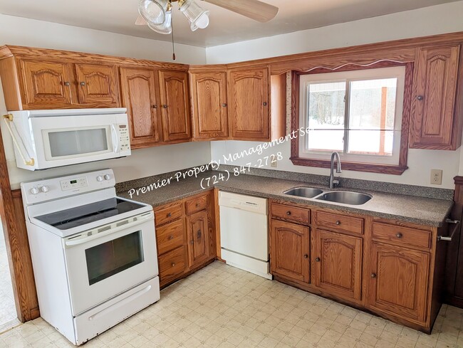 Building Photo - 5684 Sandy Lake Polk Rd